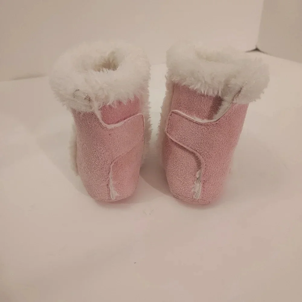 Hot Cakes Baby Girl Pink Fur Booties in Size 3